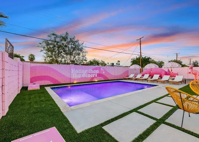 House W Heated Pool & Games Holiday home *