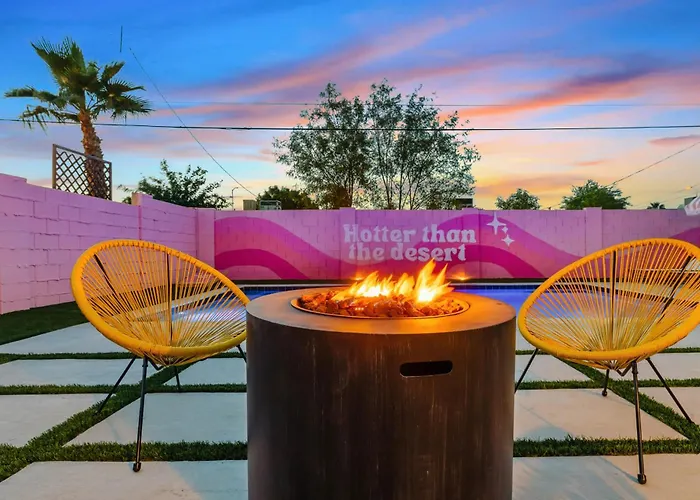 House W Heated Pool & Games Holiday home *